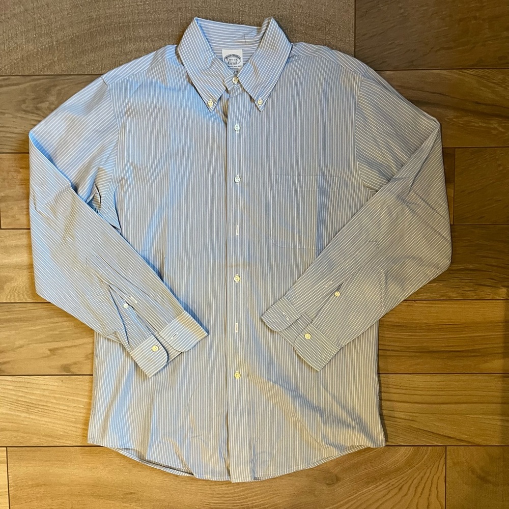NWOT Brooks Brothers - men’s blue stripped dress shirt (15.5-33)